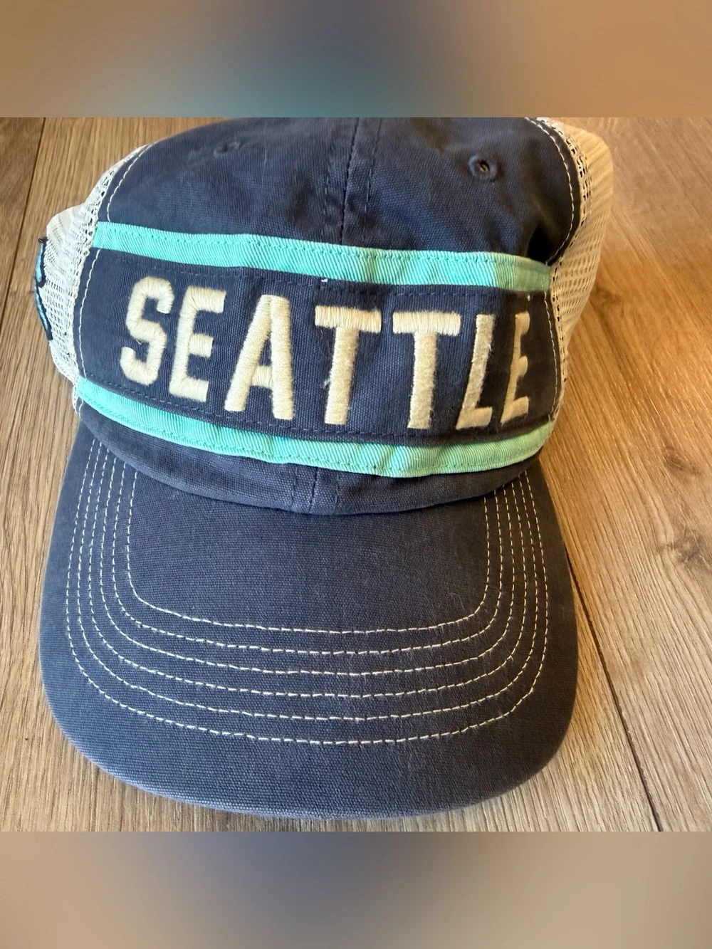 Women’s Seattle Kraken trucker hat with Mesh 47